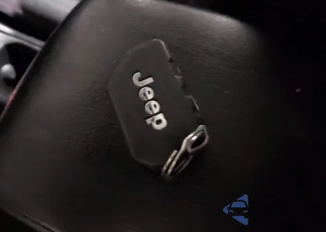 2021 Jeep Wrangler Unlimited Willys Sport 4X4 z USA, uszkodzony, nr VIN 1C4HJXDNXMW669815